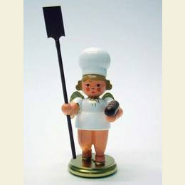 Baker Angel with kitchen tool  -  7,5cm / 3 inch